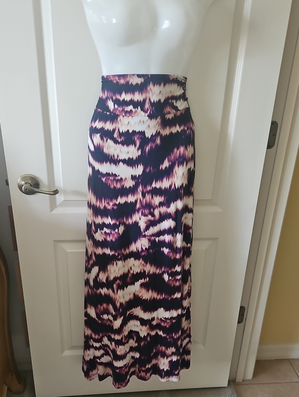 Maxi Skirt Fall Colors Beige Purple Black Size S Stretchy Ruched Sides By Waist